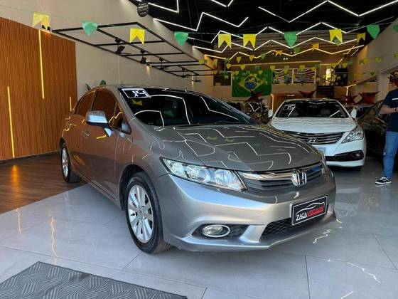 HONDA CIVIC 1.8 LXS 16V FLEX 4P AUTOMÁTICO HONDA CIVIC 1.8 LXS 16V FLEX 4P AUTOMÁTICO